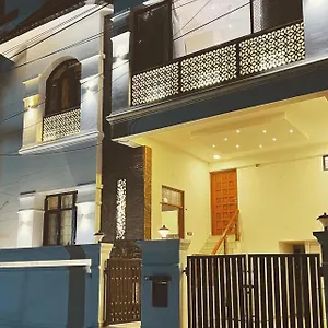 Casa Vista Hideaway 4br By Homeyhuts , Udaipur India